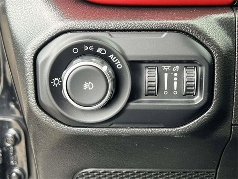 Used 2022 Jeep Wrangler Unlimited Rubicon w/ Xtreme Recon 35" Tire Package image 18