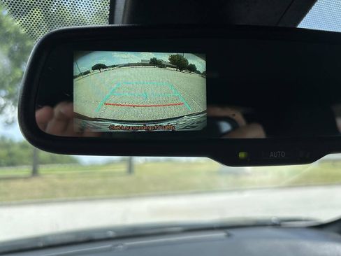 Used 2018 Toyota C-HR XLE FWD image 16