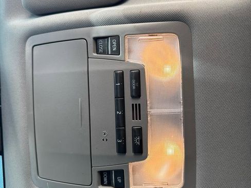 Used 2019 Toyota Highlander XLE AWD/4WD image 20