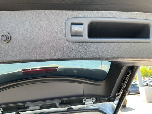 Used 2022 Toyota Highlander XLE image 17