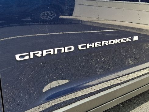 New 2026 Jeep Grand Cherokee Limited w/ Luxury Tech Group II AWD/4WD image 19