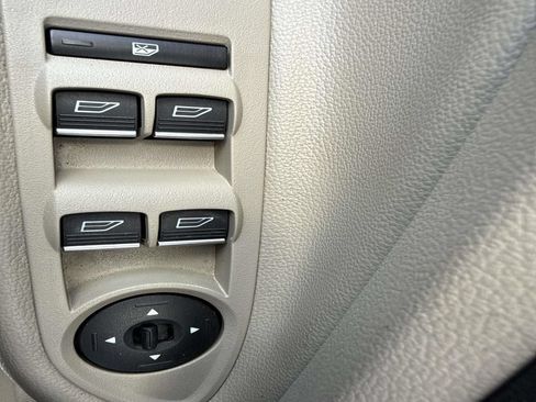 Used 2019 Ford Escape Titanium FWD image 19