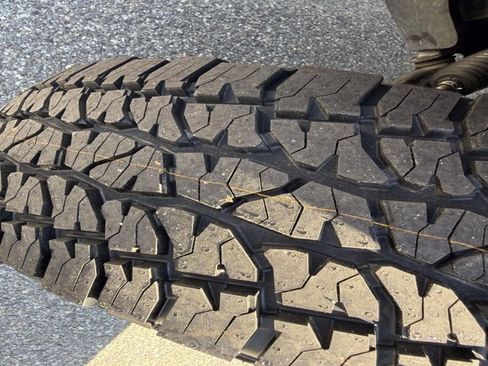 Used 2016 Toyota Tacoma SR5 w/ SR5 Appearance Package (SN) image 27