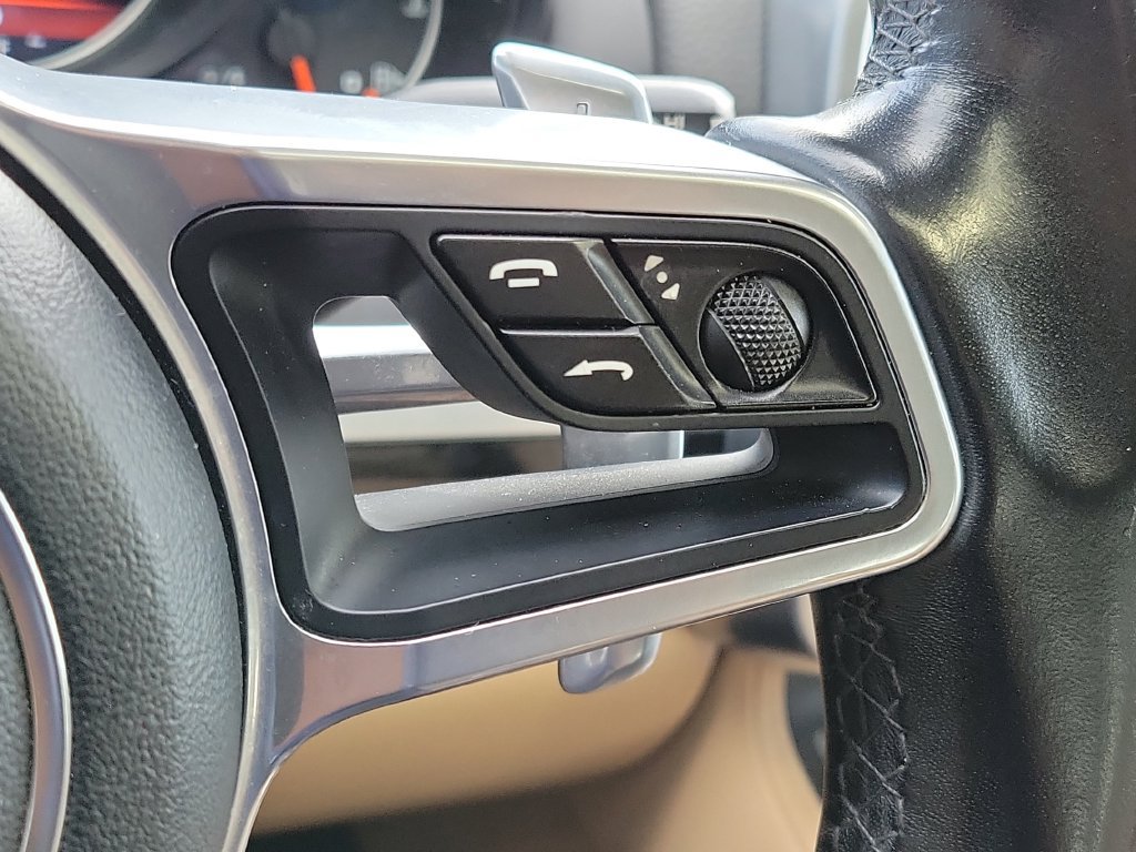 Used 2018 Porsche Cayenne Platinum Edition w/ Premium Package AWD/4WD image 31