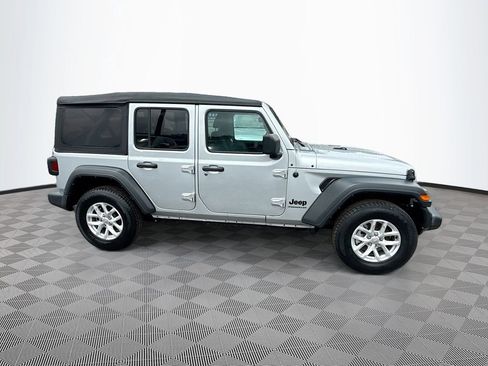 Used 2023 Jeep Wrangler Unlimited Sport AWD/4WD image 5
