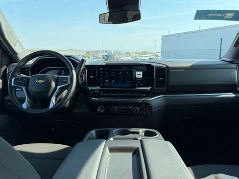 Used 2024 Chevrolet Silverado 1500 LT image 17