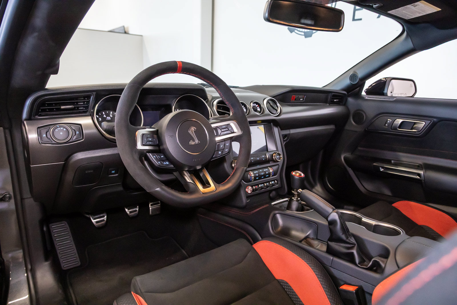 Used 2019 Ford Mustang Shelby GT350R w/ GT350R Equipment Group 920A RWD image 29