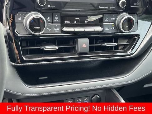 Used 2022 Toyota Highlander XSE AWD/4WD image 32
