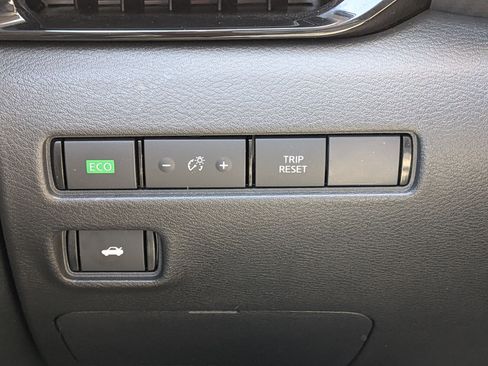 Used 2025 Nissan Sentra SV image 18