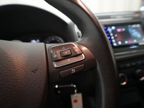 Used 2013 Volkswagen Tiguan SEL image 18