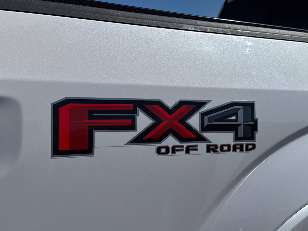 Used 2016 Ford F150 Platinum w/ Equipment Group 701A Luxury AWD/4WD image 10