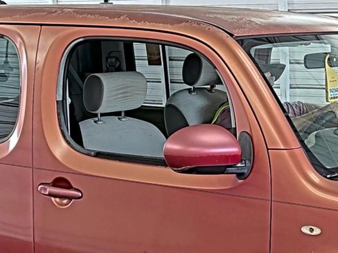 Used 2009 Nissan Cube 1.8 S w/ Interior Designer Pkg FWD image 16