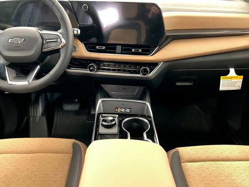 New 2026 Chevrolet Equinox ACTIV w/ Convenience Package III image 14