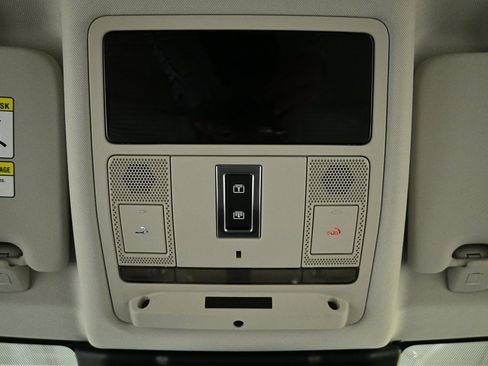 Used 2024 Land Rover Discovery Sport S image 17