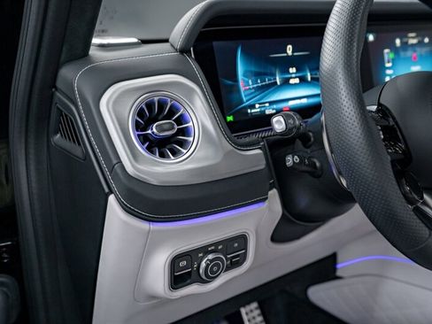 Used 2025 Mercedes-Benz G 63 AMG AMG G 63 image 36