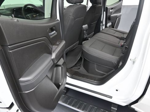 Used 2024 Chevrolet Colorado LT w/ LT Convenience Package image 17