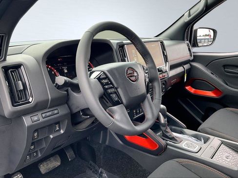 New 2026 Nissan Frontier PRO-4X w/ Pro-4x Convenience Package image 7