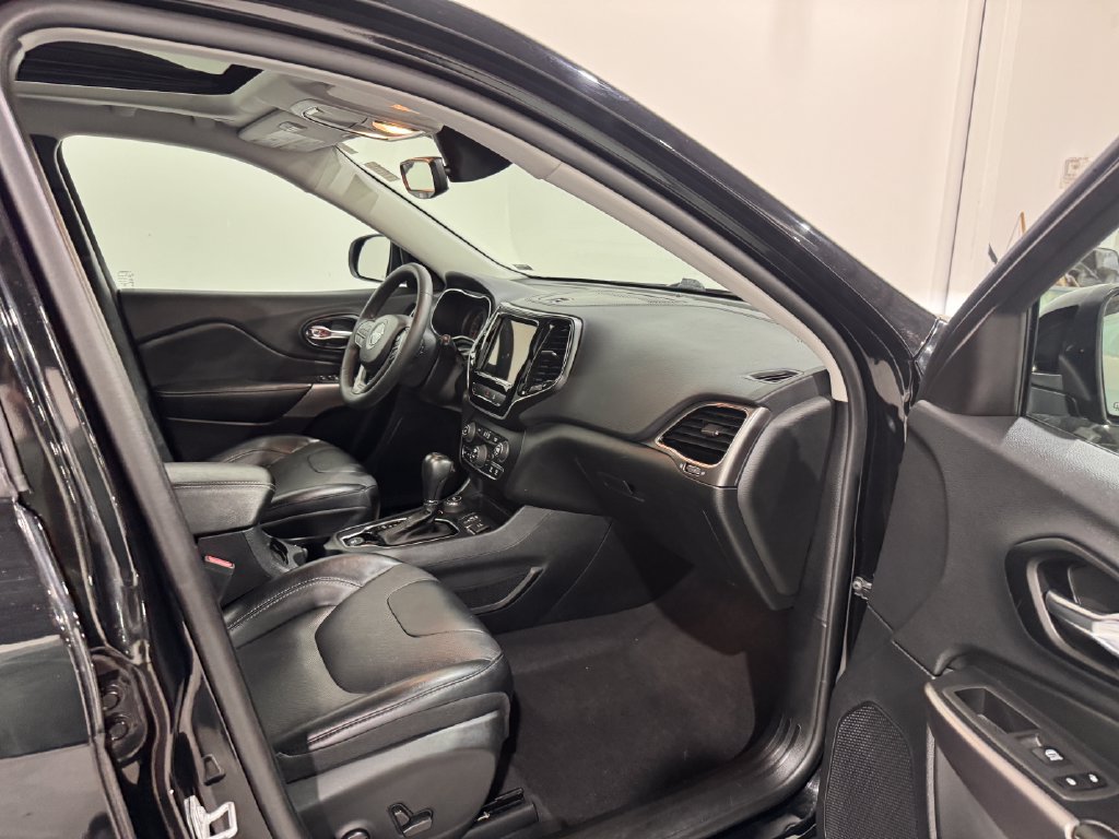 Used 2022 Jeep Cherokee Limited AWD/4WD image 22