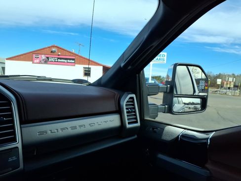 Used 2021 Ford F350 Platinum image 21