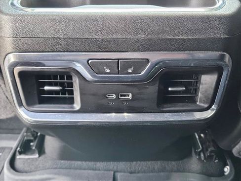 Used 2024 GMC Sierra 2500 Denali Ultimate AWD/4WD image 18