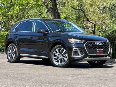 Used 2022 Audi Q5 2.0T Premium Plus w/ Premium Plus Package AWD/4WD image 2