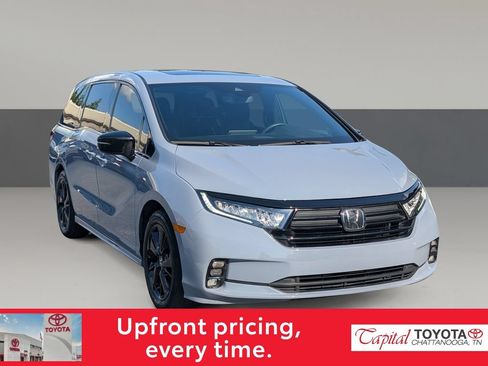 Used 2024 Honda Odyssey Sport image 2