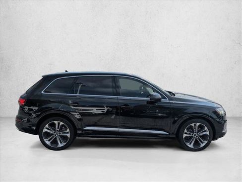 Used 2022 Audi Q7 3.0T Prestige AWD/4WD image 5