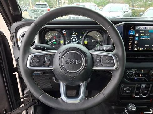 Used 2025 Jeep Wrangler Unlimited Sahara w/ Safety Group image 21