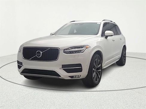 Used 2017 Volvo XC90 T6 Momentum w/ Vision Package image 2