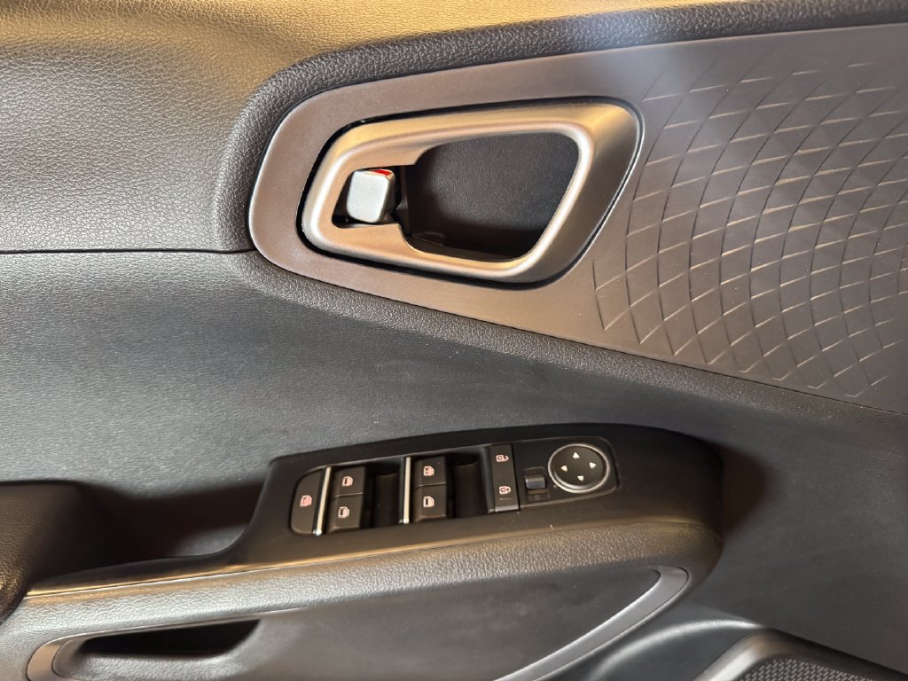 Used 2020 Kia Soul S FWD image 18
