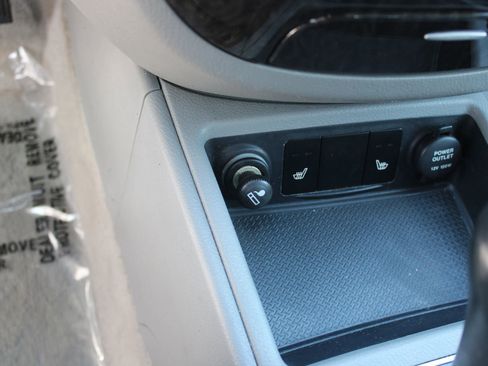 Used 2007 Hyundai Santa Fe SE FWD image 12