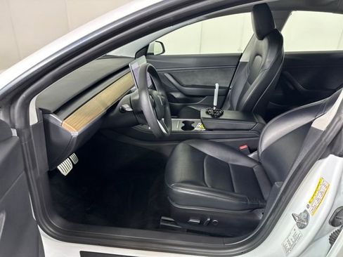 Used 2021 Tesla Model 3 Performance image 11