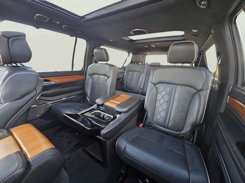 Used 2024 Jeep Grand Wagoneer L Series III AWD/4WD image 33