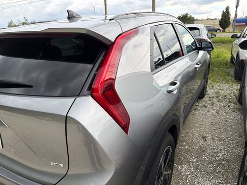 Used 2025 Kia Niro LX FWD image 7