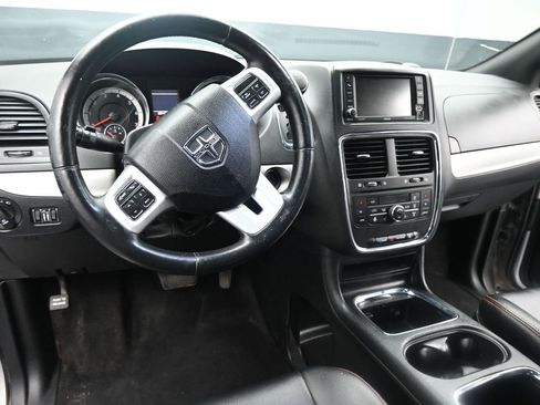 Used 2019 Dodge Grand Caravan GT image 11