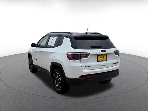 Used 2025 Jeep Compass Trailhawk AWD/4WD image 10