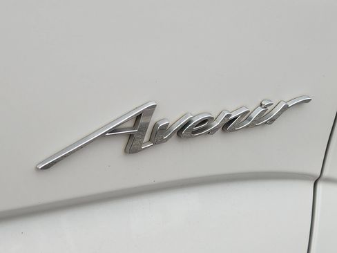 Used 2023 Buick Enclave Avenir w/ Avenir Technology Package FWD image 13