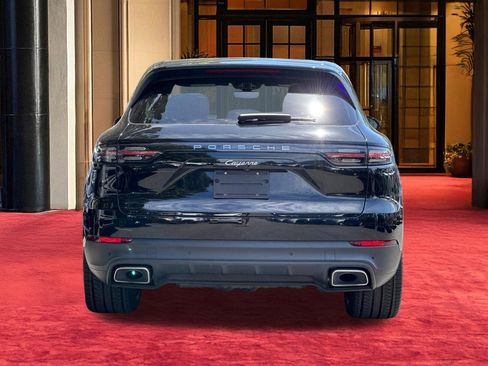 Used 2022 Porsche Cayenne AWD/4WD image 9