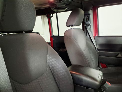 Used 2013 Jeep Wrangler Unlimited Sport AWD/4WD image 10