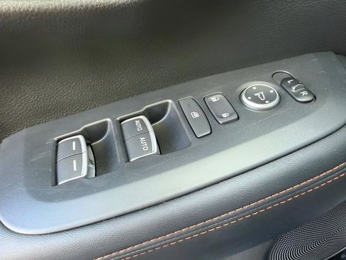 Certified 2025 Honda HR-V Sport image 24