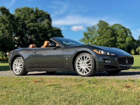 Used 2010 Maserati GranTurismo Convertible RWD image 23