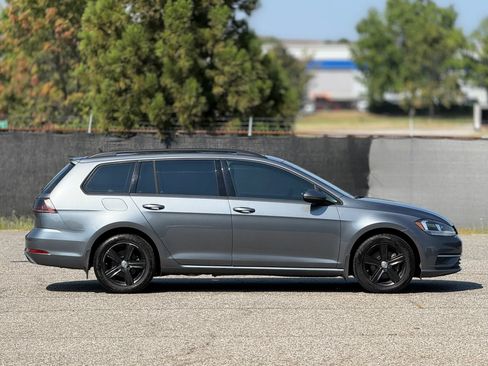 Used 2018 Volkswagen Golf SE FWD image 7