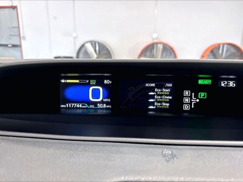 Used 2017 Toyota Prius Two w/ Prius Two Safety Plus Package FWD image 21