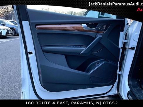 Used 2023 Audi Q5 2.0T Premium w/ Convenience Package image 14