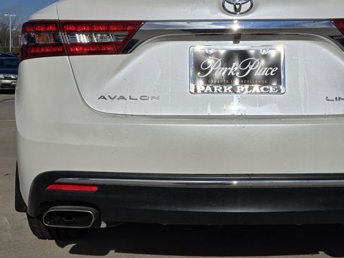 Used 2016 Toyota Avalon Limited w/ Toyota Safety Sense Package image 14