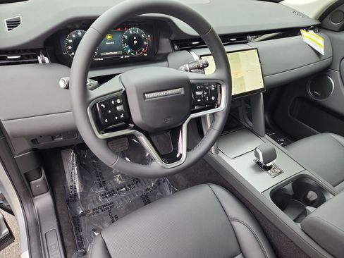Used 2025 Land Rover Discovery Sport S image 15