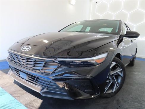 Used 2024 Hyundai Elantra SEL w/ Convenience Package FWD image 1
