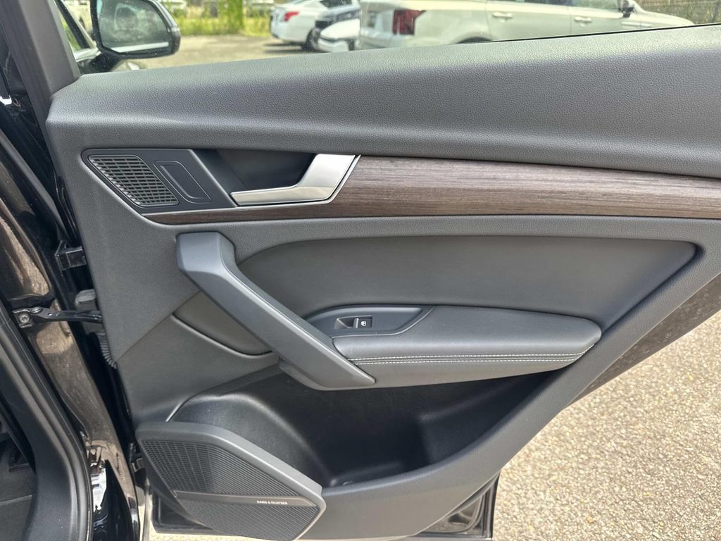 Used 2024 Audi Q5 2.0T Premium Plus AWD/4WD image 17