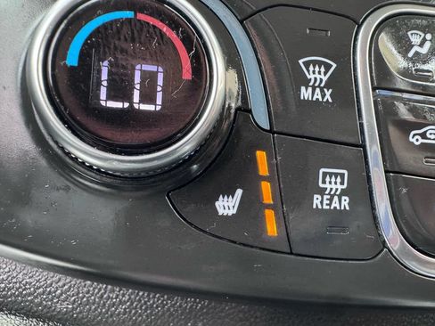 Used 2020 Chevrolet Traverse LT w/ LPO, Floor Liner Package AWD/4WD image 25