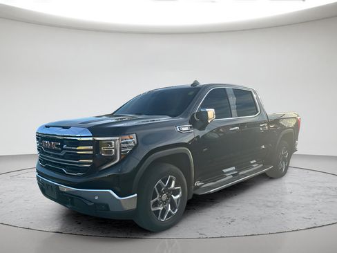 Used 2024 GMC Sierra 1500 SLT w/ SLT Premium Plus Package AWD/4WD image 4